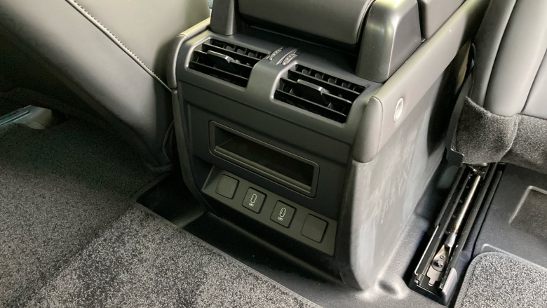 Land Rover Defender 3.0 D250 X-Dynamic SE 90 3dr Auto Diesel Estate